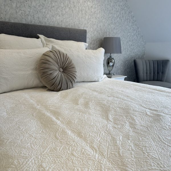 Grace Pure White Bedspread - Image 4